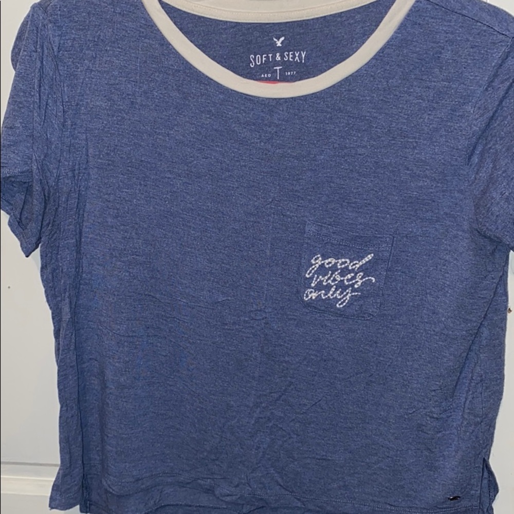 🦅AE soft tshirt “good vibes only”
